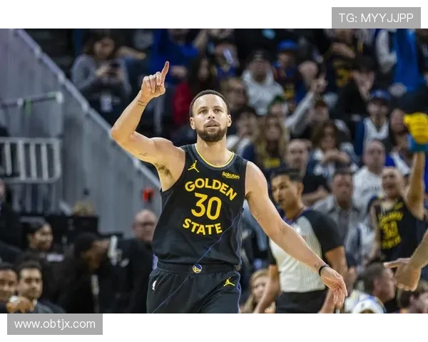 克尼佩尔末节神勇三分连中助球队追分遗憾空砍27分4助攻表现精彩