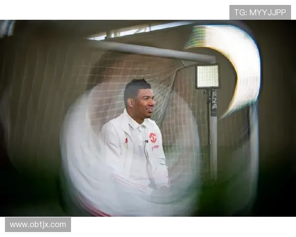 卡塞米罗谈中场职责与斯科尔斯的踢球风格对自己的影响